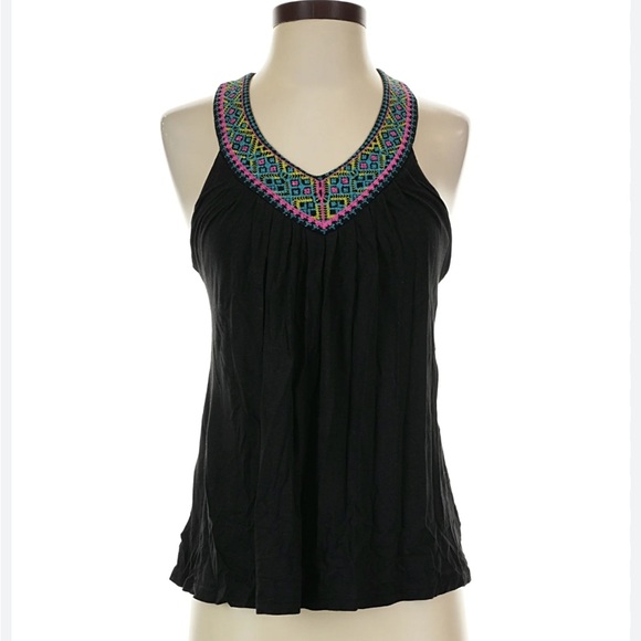 Victoria's Secret Tops - Victoria’s Secret Black Sleeveless Embroidered V-Neck Tank Top built in bra XS